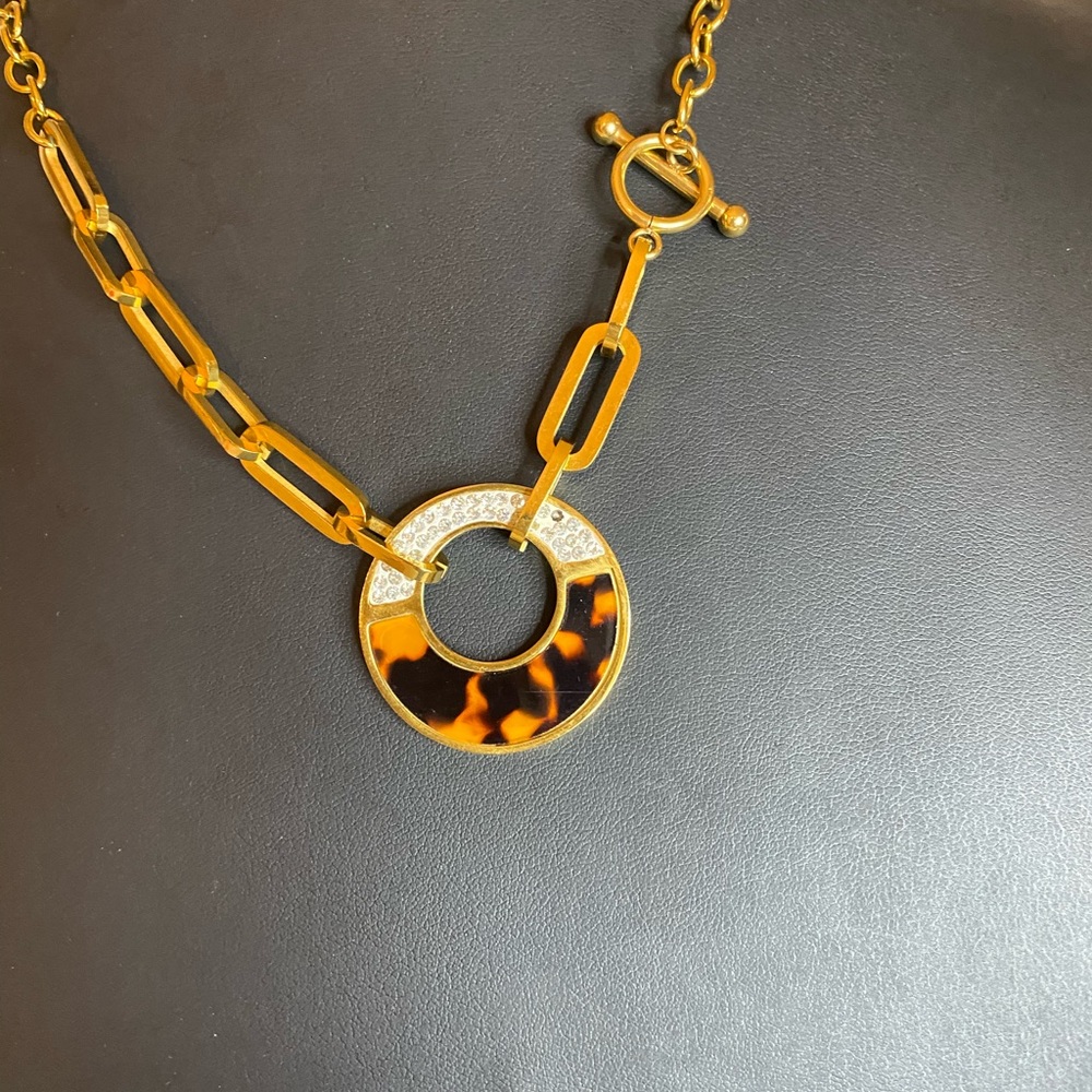Gold Tone necklace